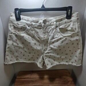 H&M White Strawberry Floral Denim Shorts Womens Size 8 Raw Hem Cottagecore